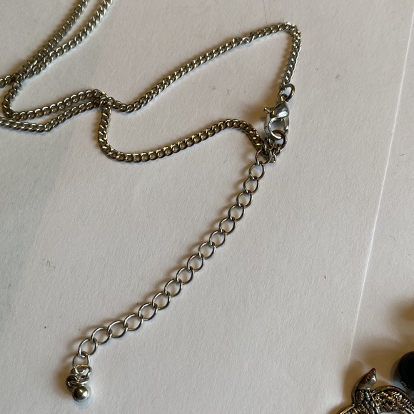 Beautiful baubles necklace pendant includes bird bow beads glass silver color - Picture 3 of 5